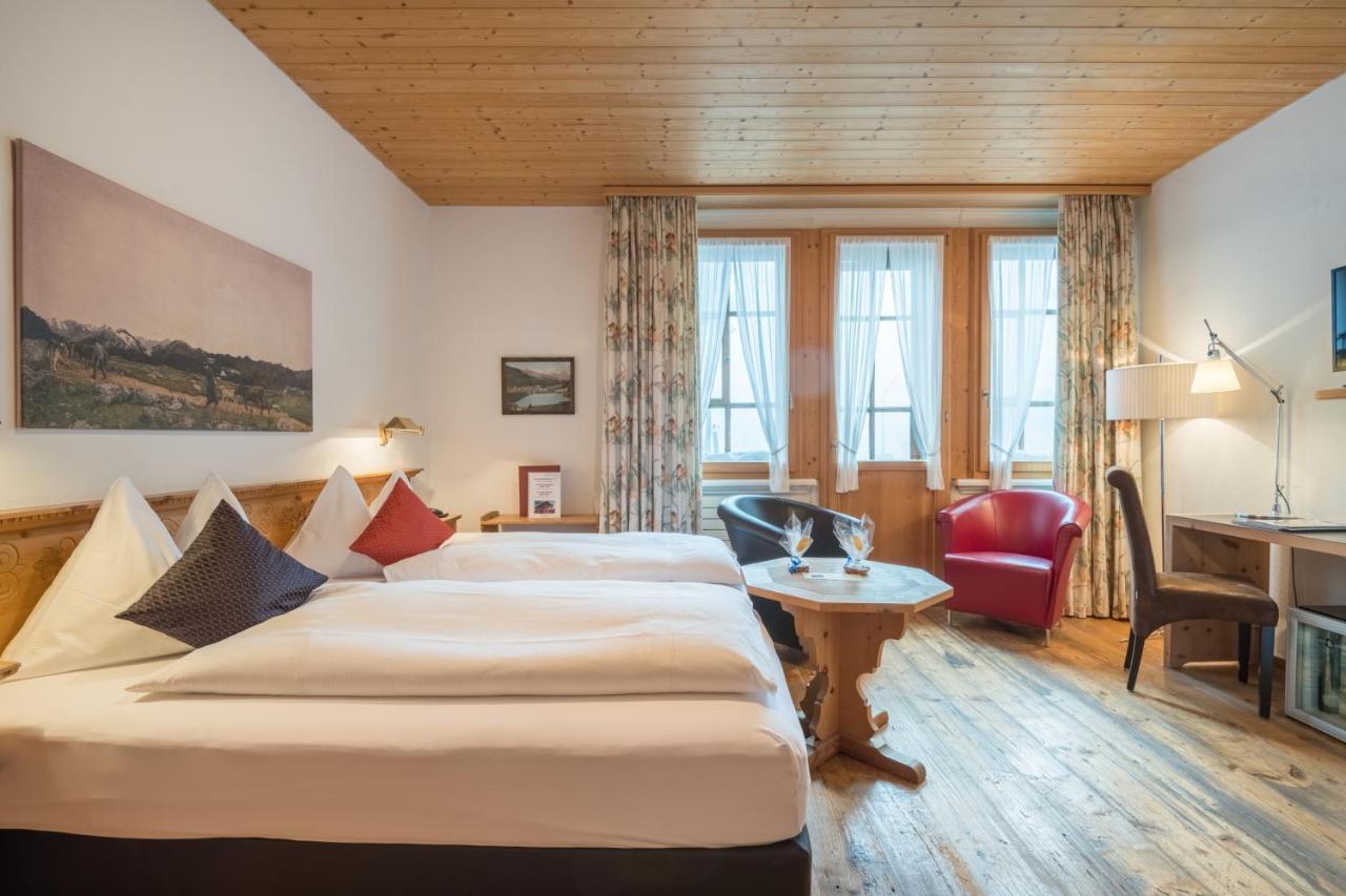 Schweizerhaus Swiss Quality Hotel Maloja Exteriör bild