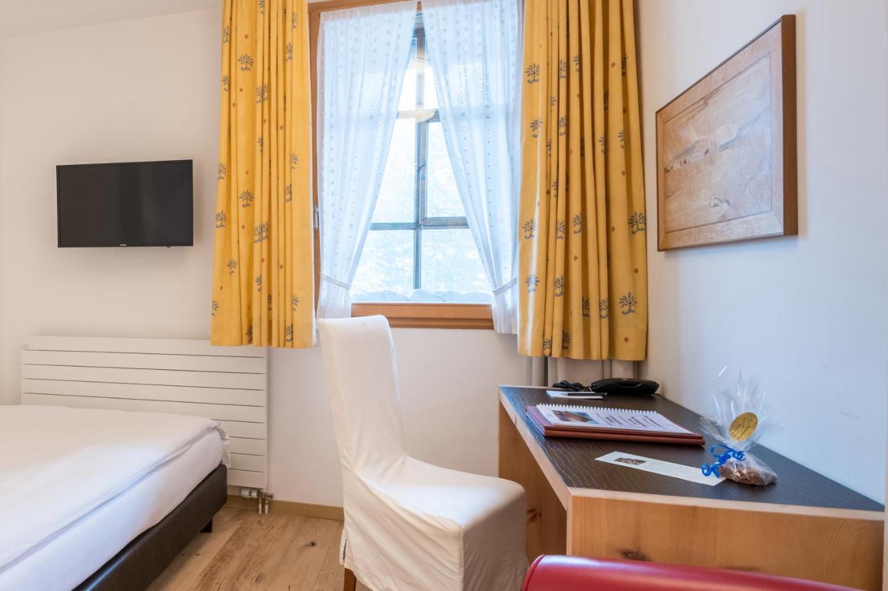 Schweizerhaus Swiss Quality Hotel Maloja Exteriör bild