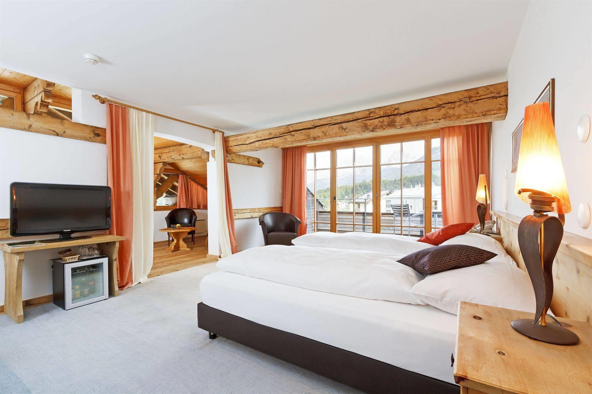 Schweizerhaus Swiss Quality Hotel Maloja Exteriör bild